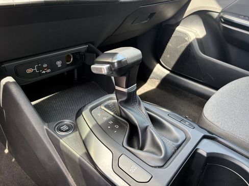 Used 2025 Kia K4 FWD image 39