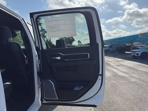New 2026 RAM 4500 4x4 Crew Cab DRW w/ Laramie Trim Package image 16