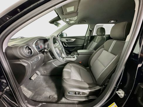 Used 2025 Chevrolet Blazer LT AWD/4WD image 13