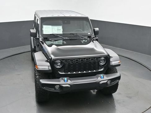 Used 2024 Jeep Wrangler Unlimited AWD/4WD image 43