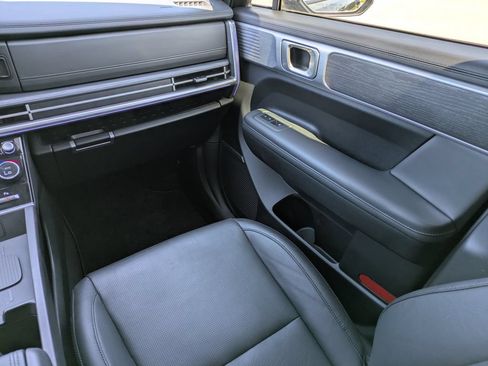 Used 2025 Hyundai Santa Fe Limited AWD/4WD image 18