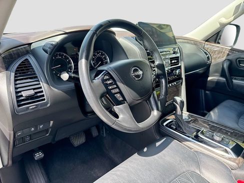 Used 2022 Nissan Armada Platinum RWD image 10