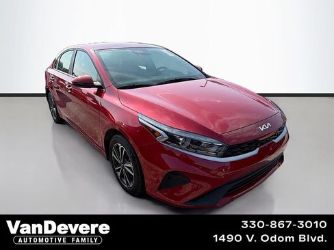 Used 2024 Kia Forte LXS w/ LXS Technology Package FWD image 1