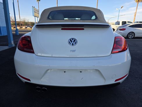 Used 2013 Volkswagen Beetle TDI image 4