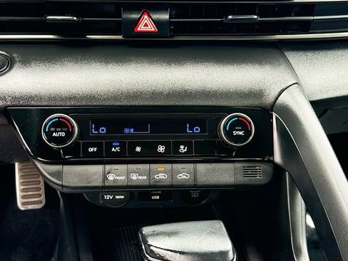 Certified 2025 Hyundai Elantra Sport image 15