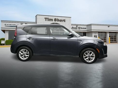 Used 2023 Kia Soul LX w/ Option Group 015 FWD image 6