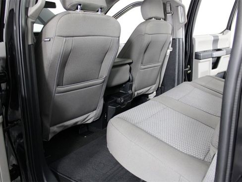 Used 2020 Ford F150 XLT image 29