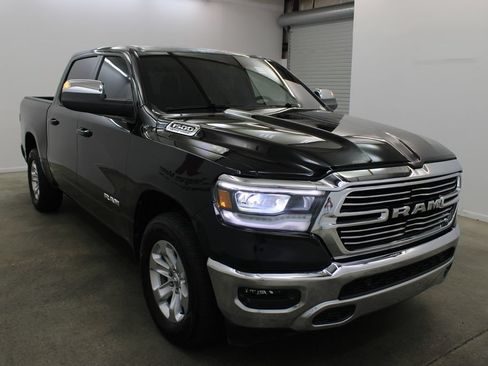 Used 2024 RAM 1500 Laramie AWD/4WD image 6