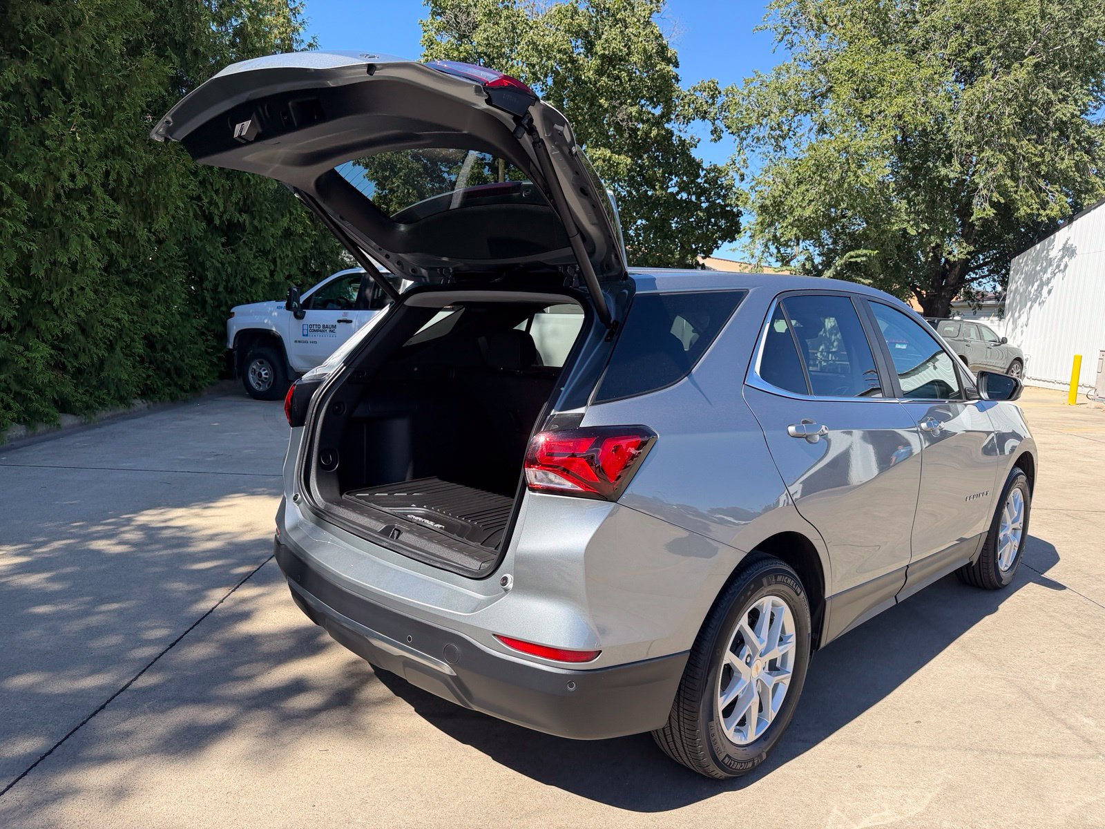 Used 2024 Chevrolet Equinox LT w/ LPO, Floor Liner Package FWD image 33