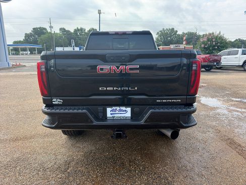 Used 2024 GMC Sierra 2500 Denali w/ Denali Reserve Package AWD/4WD image 4