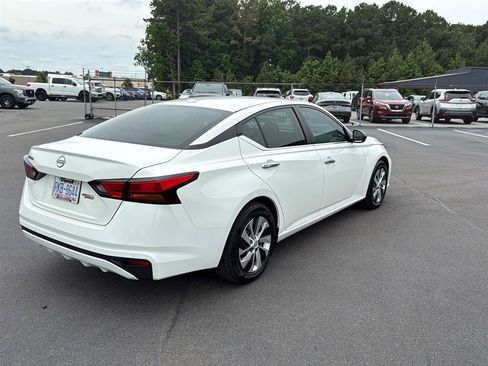 Used 2025 Nissan Altima 2.5 S FWD image 5