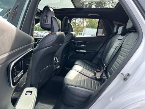 Used 2025 Mercedes-Benz GLC 43 AMG 4MATIC image 10