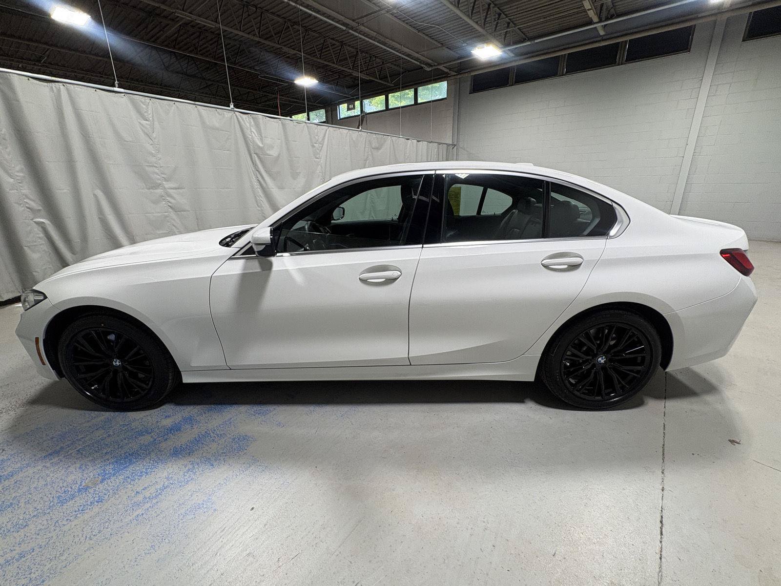 Used 2024 BMW 330i xDrive Sedan w/ Premium Package AWD/4WD image 19