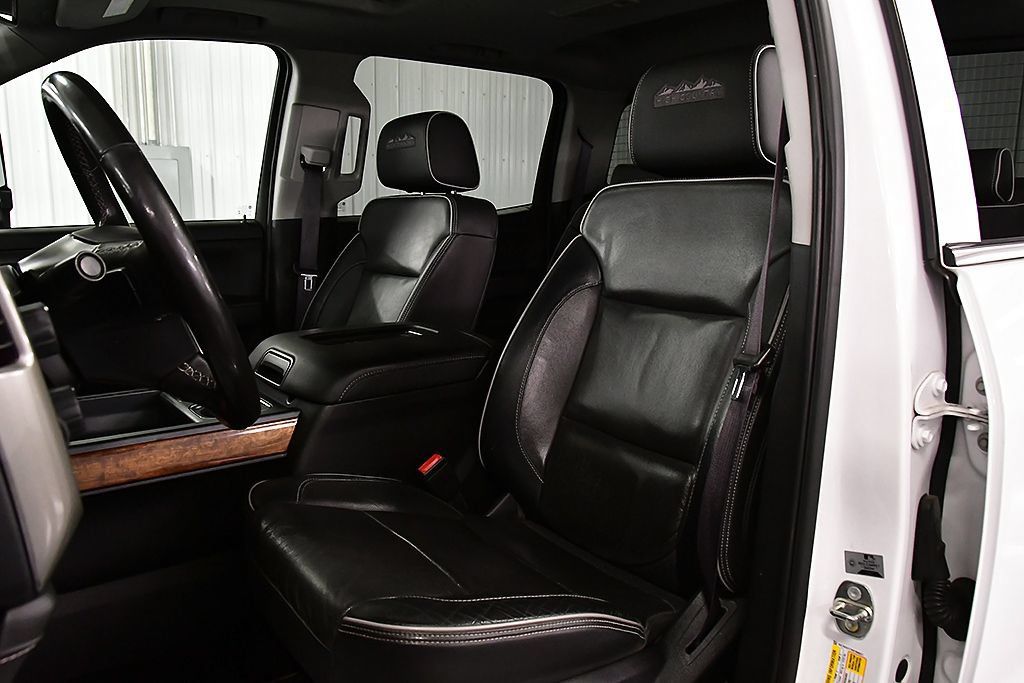 Used 2017 Chevrolet Silverado 2500 High Country w/ Duramax Plus Package AWD/4WD image 28