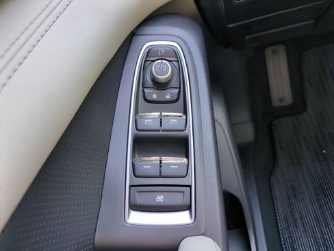 Used 2025 Subaru Ascent Limited AWD/4WD image 19