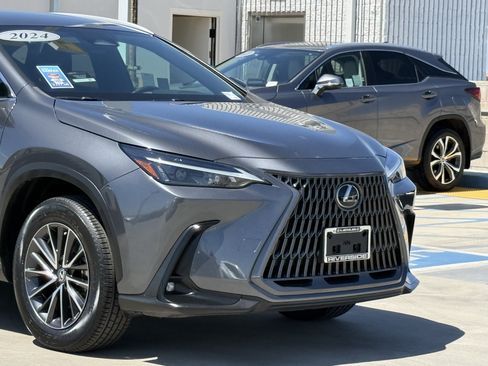 Certified 2024 Lexus NX 250 FWD w/ Towing Package (2000 Lbs) image 3