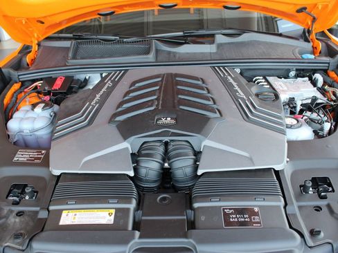Used 2025 Lamborghini Urus SE AWD/4WD image 31