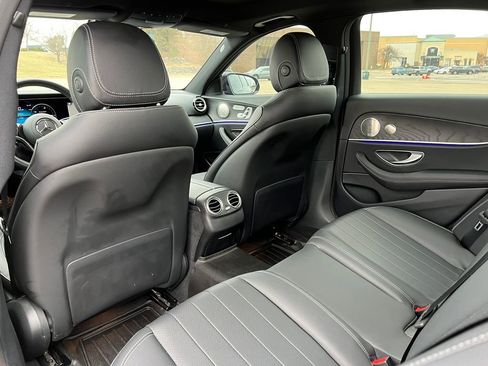 Used 2023 Mercedes-Benz E 350 4MATIC Sedan image 37
