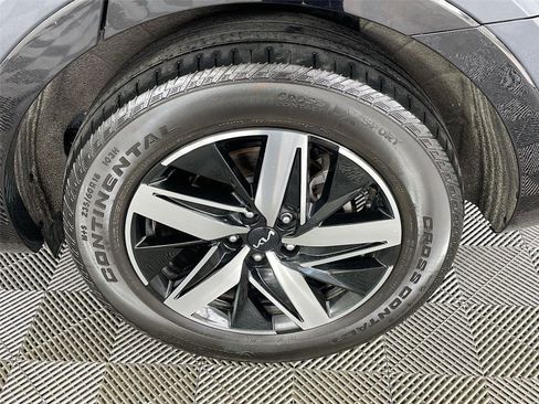 Certified 2023 Kia Sorento S w/ Panoramic Sunroof Package image 37