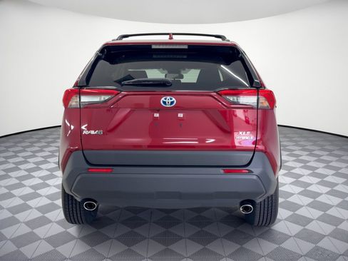 Used 2022 Toyota RAV4 XLE w/ Convenience Package AWD/4WD image 11