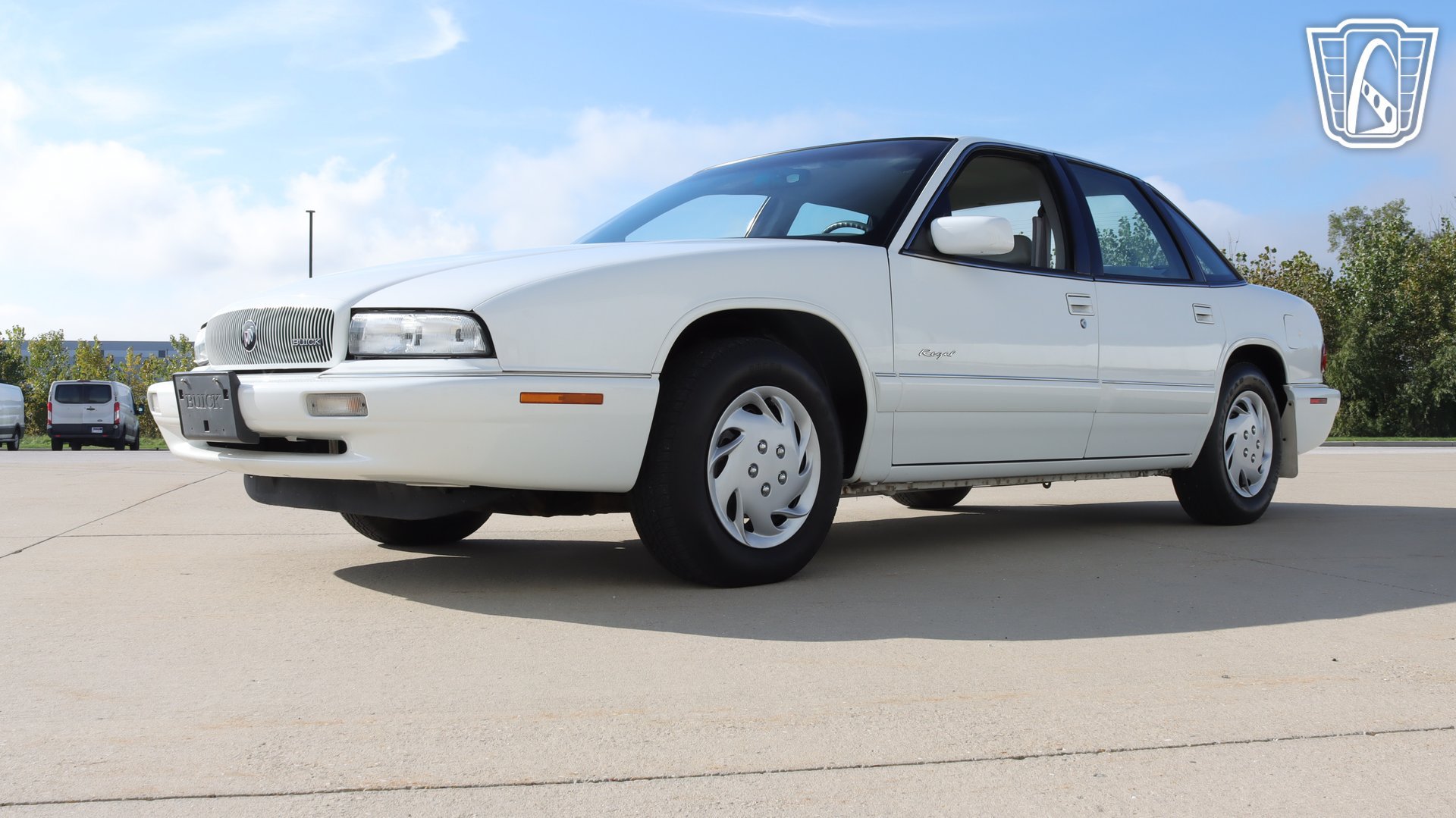 Used 1995 Buick Regal Custom FWD image 3