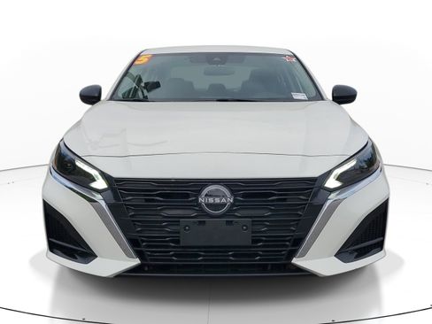 Used 2025 Nissan Altima 2.5 SV image 2