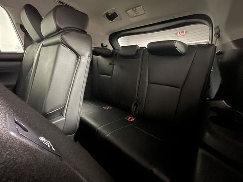 Certified 2020 Toyota Highlander XLE AWD/4WD image 12