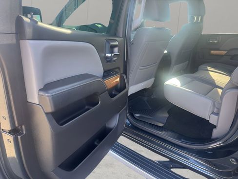 Used 2018 Chevrolet Silverado 1500 LTZ w/ LTZ Plus Package image 12