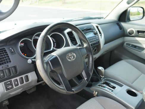 Used 2012 Toyota Tacoma PreRunner w/ SR5 Pkg image 30