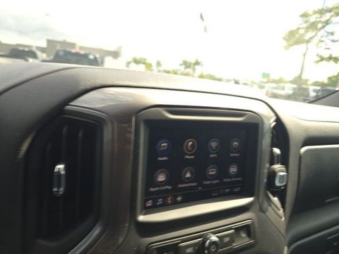 Used 2022 Chevrolet Silverado 1500 Custom image 13
