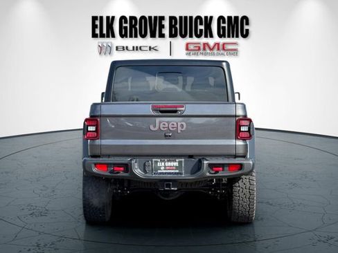 Used 2025 Jeep Gladiator Rubicon w/ Convenience Group image 5