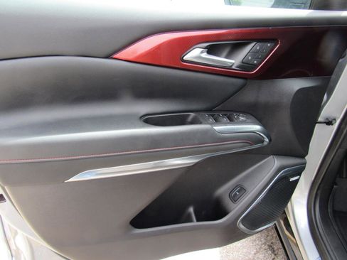 Used 2025 Chevrolet Traverse RS w/ LPO, Floor Liner Package AWD/4WD image 15
