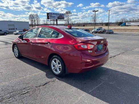 Used 2017 Chevrolet Cruze LT w/ Convenience Package image 3