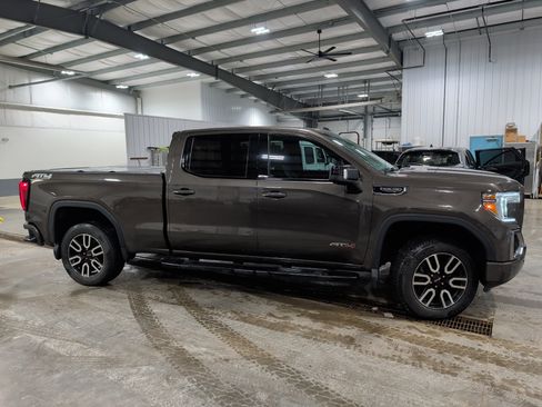 Used 2019 GMC Sierra 1500 AT4 image 2