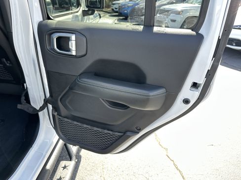 Used 2024 Jeep Wrangler Unlimited Rubicon 4xe image 20