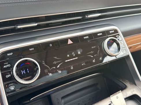 Used 2024 Genesis GV80 3.5T w/ Advanced Package image 25