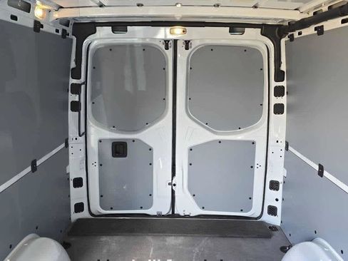 Used 2025 Mercedes-Benz Sprinter 2500 image 15