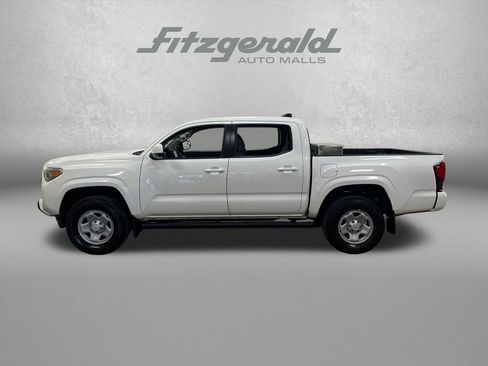 Used 2020 Toyota Tacoma SR w/ SR Convenience Package RWD image 2