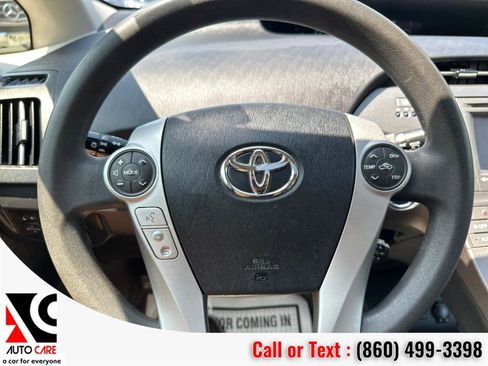 Used 2015 Toyota Prius Three image 17