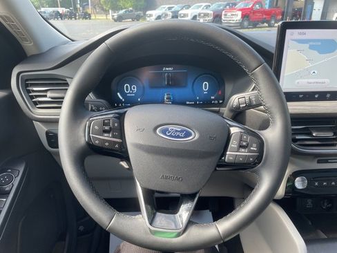 Certified 2023 Ford Escape Platinum image 33