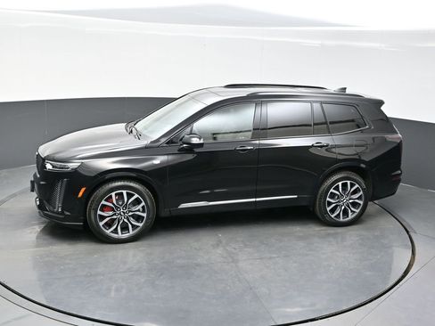 Certified 2025 Cadillac XT6 Sport w/ Platinum Package AWD/4WD image 31
