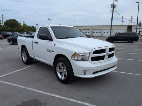 Used 2014 RAM 1500 Express RWD image 2