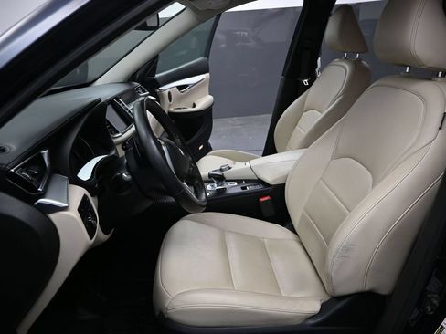 Used 2020 INFINITI QX50 Luxe w/ Navigation Package AWD/4WD image 18