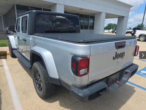 Used 2022 Jeep Gladiator Sport AWD/4WD image 3