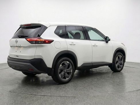 Used 2025 Nissan Rogue SV AWD/4WD image 9