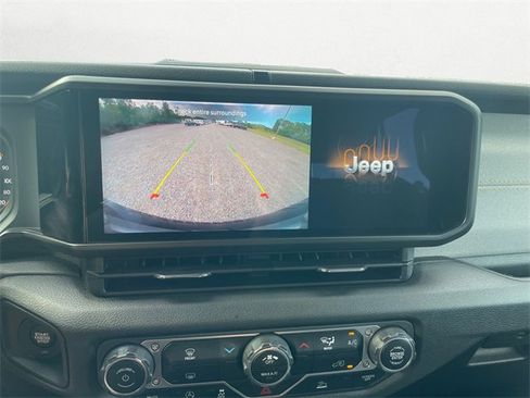 Used 2024 Jeep Wrangler Sport S image 23