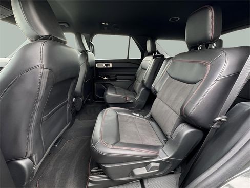 Used 2023 Ford Explorer ST-Line image 24