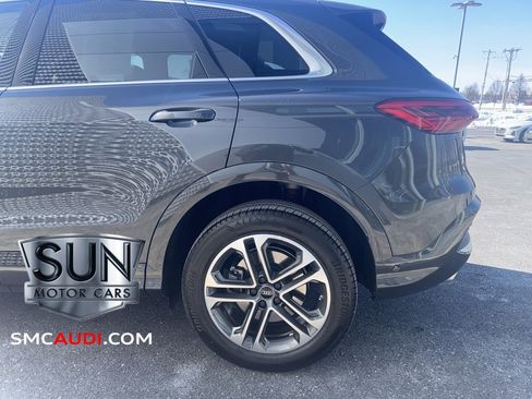 Used 2025 Audi Q5 Premium w/ Convenience Package image 16