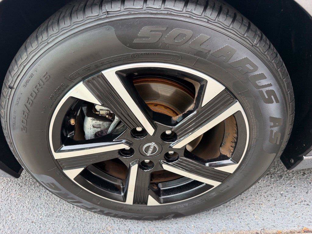 Used 2024 Nissan Sentra SV FWD image 25