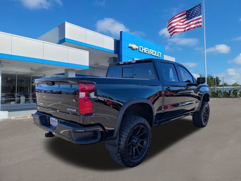 Used 2024 Chevrolet Silverado 1500 ZR2 w/ Technology Package image 4